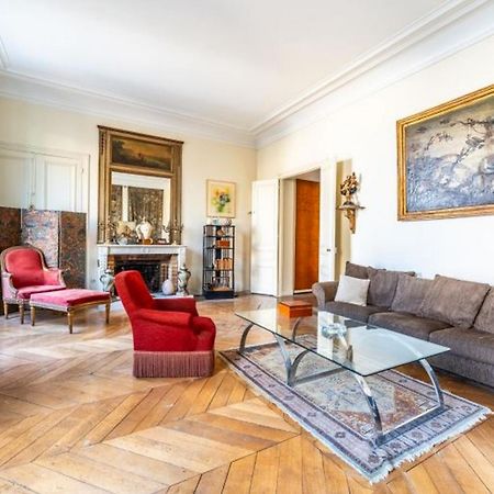 Reception Apartment With Stunning Views Parigi Esterno foto